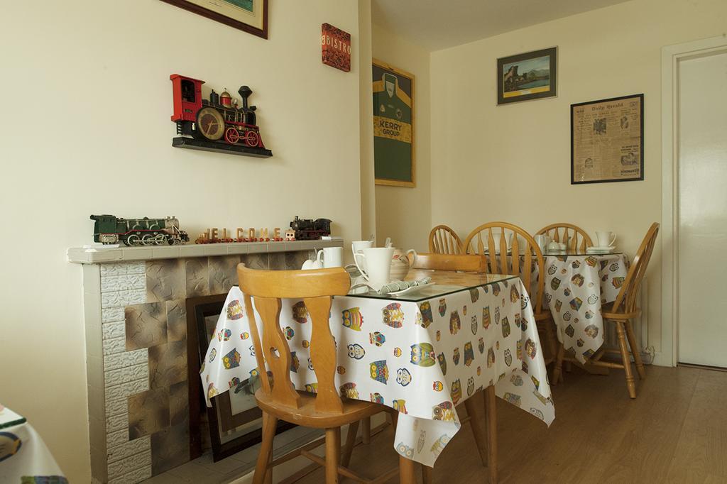 Railway Lodge Guest House Cill Airne Esterno foto